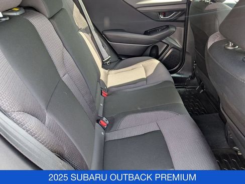Used 2025 Subaru Outback Premium AWD/4WD image 29
