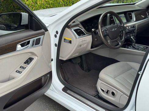 Used 2017 Genesis G80 3.8 AWD/4WD image 6