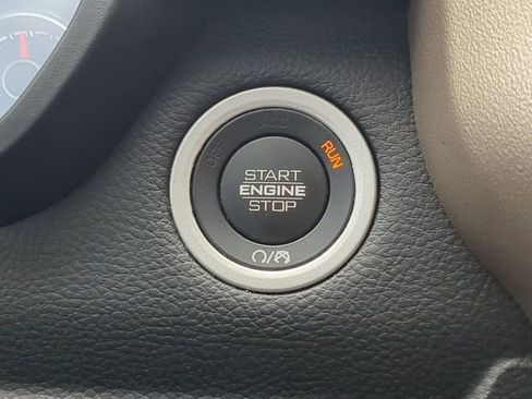 Used 2019 RAM 1500 Laramie AWD/4WD image 35