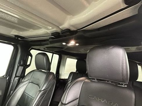 Used 2023 Jeep Wrangler Unlimited Sahara w/ Cold Weather Group AWD/4WD image 12
