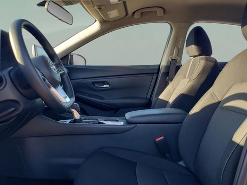 Certified 2025 Nissan Sentra SV image 20