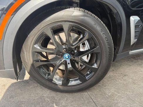 Used 2024 BMW X5 xDrive50e w/ Premium Package image 5