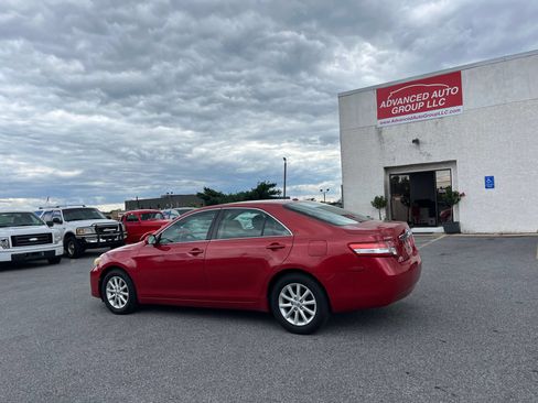 Used 2010 Toyota Camry XLE FWD image 3