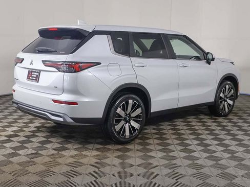 New 2026 Mitsubishi Outlander SE image 12