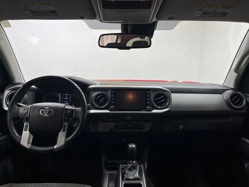 Used 2022 Toyota Tacoma SR5 w/ Technology Package RWD image 18