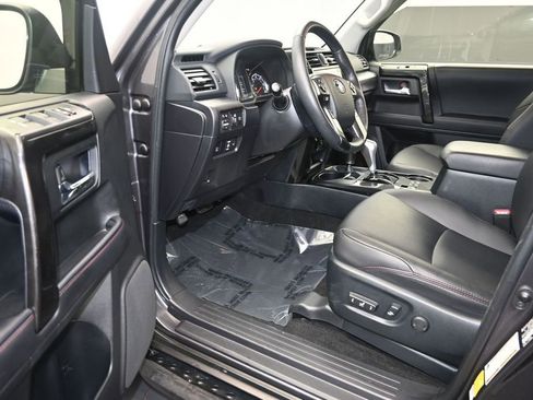 Used 2023 Toyota 4Runner TRD Off-Road Premium w/ Off Road Premium Plus Package AWD/4WD image 11