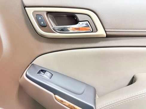 Used 2015 GMC Yukon Denali w/ Premium Package image 26