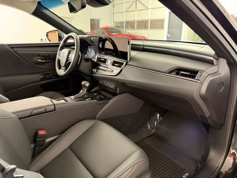 Used 2025 Lexus ES 350 w/ Technology Package FWD image 38