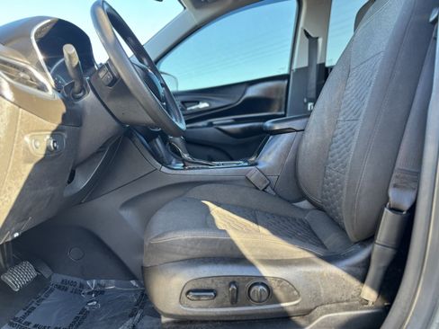 Used 2020 Chevrolet Equinox LT image 18