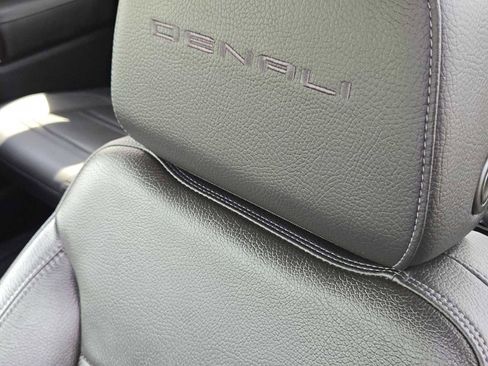 Certified 2020 GMC Sierra 2500 Denali w/ Denali Ultimate Package AWD/4WD image 16