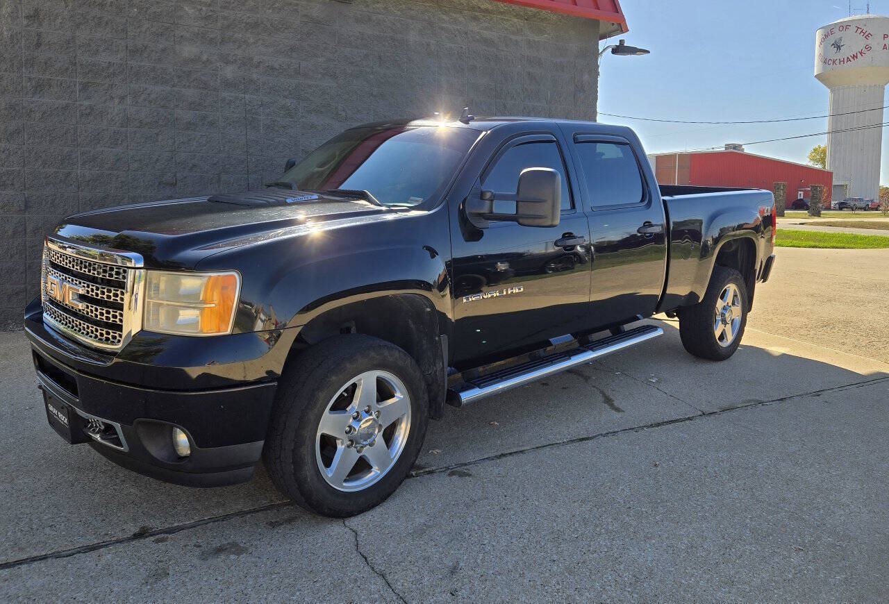 Used 2012 GMC Sierra 2500 Denali w/ Suspension Package, Off-Road AWD/4WD image 3