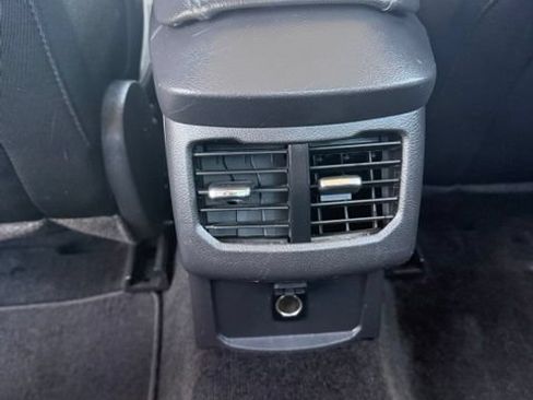 Used 2015 Ford Fusion SE FWD image 38
