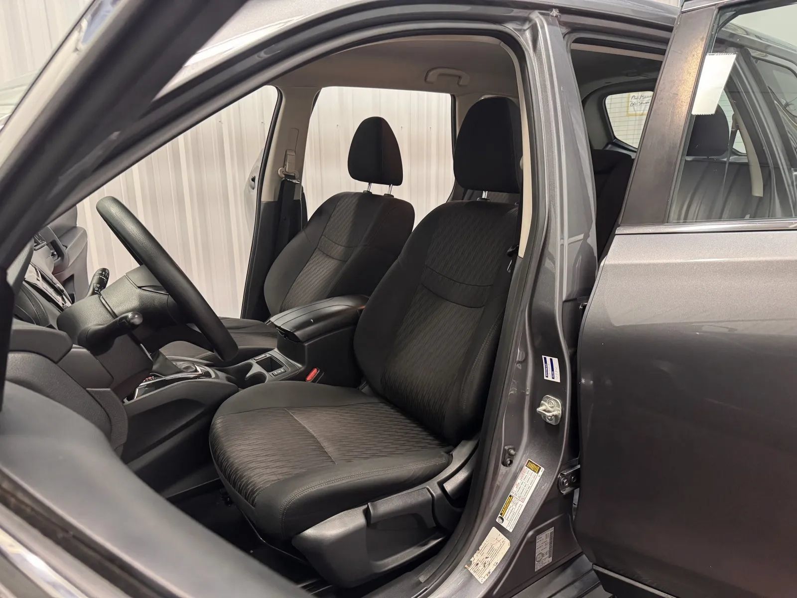 Used 2020 Nissan Rogue S FWD image 33