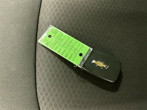 Used 2018 Chevrolet Malibu LT image 12