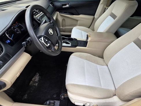 Used 2014 Toyota Camry LE FWD image 6