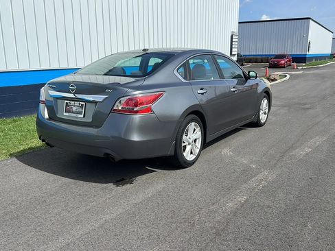 Used 2015 Nissan Altima 2.5 SV w/ Convenience Package FWD image 5