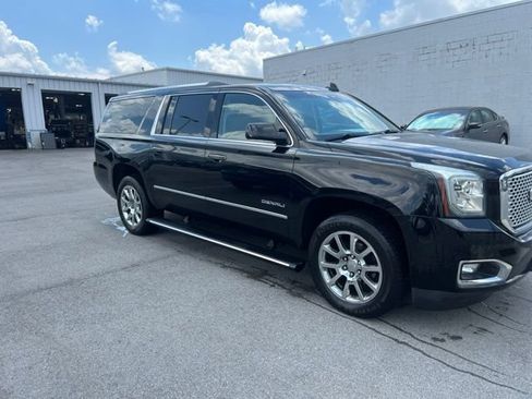 Used 2015 GMC Yukon XL Denali w/ Premium Package AWD/4WD image 8