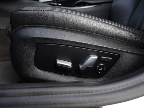 Used 2019 BMW 530i w/ Convenience Package RWD image 28