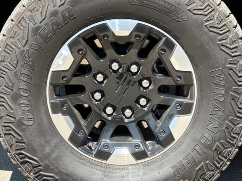 Used 2024 GMC Hummer EV 3X w/ Extreme Off-Road Package image 46