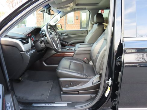 Used 2019 GMC Yukon SLT w/ Premium Edition image 14