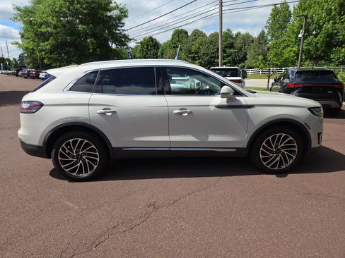 Used 2020 Lincoln Nautilus Reserve AWD/4WD image 2
