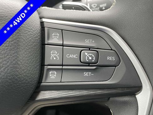 Used 2023 Jeep Grand Cherokee L Laredo image 20