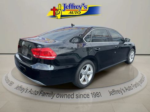 Used 2013 Volkswagen Passat 2.5 SE FWD image 2