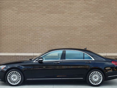 Used 2018 Mercedes-Benz S 560 Sedan image 2