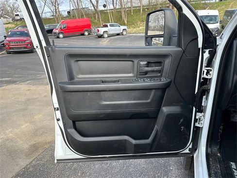 Used 2024 RAM 2500 Tradesman w/ Chrome Appearance Group image 55