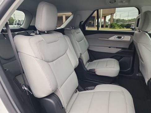 New 2026 Ford Explorer Active w/ Active Comfort Package image 57