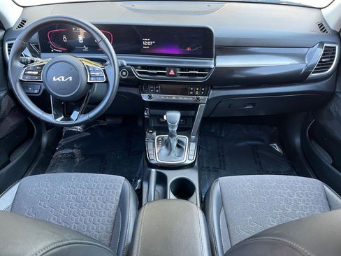 Used 2025 Kia Seltos S image 33