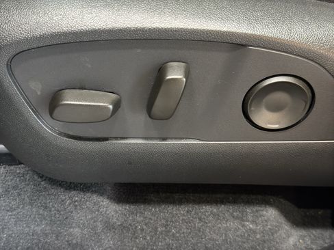Used 2026 Chevrolet Traverse RS w/ LPO, Floor Liner Package AWD/4WD image 19