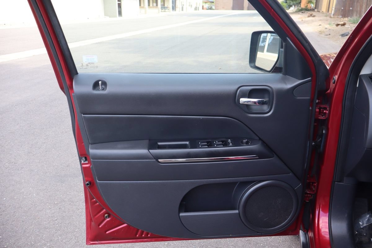 Used 2015 Jeep Patriot Limited w/ Sun/Sound Group FWD image 23