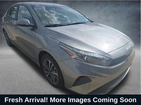 Used 2023 Kia Forte LXS w/ LXS Technology Package FWD image 1