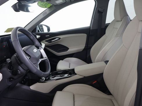 Used 2025 Audi Q6 e-tron Premium Plus image 21