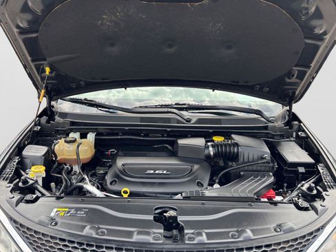 Used 2018 Chrysler Pacifica Touring-L Plus w/ Advanced Safetytec Group FWD image 20