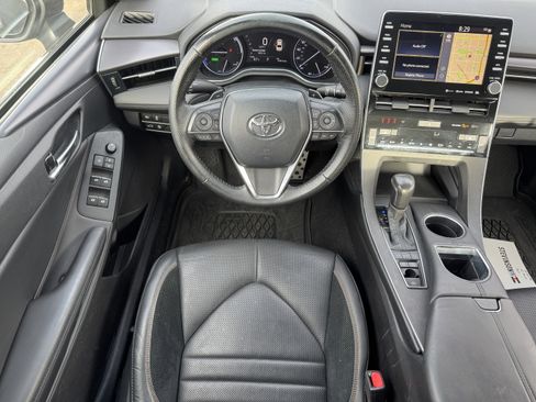 Used 2022 Toyota Avalon XSE image 16