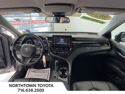 Used 2024 Toyota Camry SE image 6