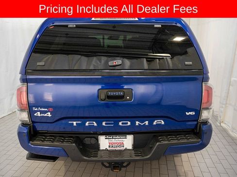 Used 2022 Toyota Tacoma Limited AWD/4WD image 4