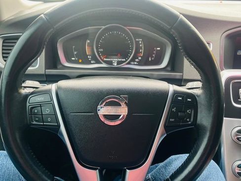 Used 2018 Volvo V60 T5 Cross Country w/ Convenience Package image 11