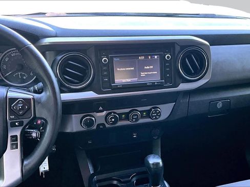 Certified 2019 Toyota Tacoma SR5 AWD/4WD image 7