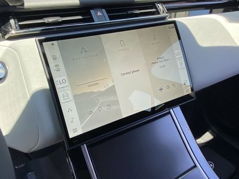 New 2026 Land Rover Range Rover Velar Dynamic SE image 8