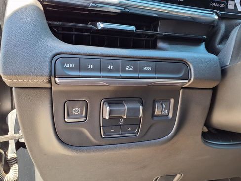 Certified 2024 Cadillac Escalade Sport image 23