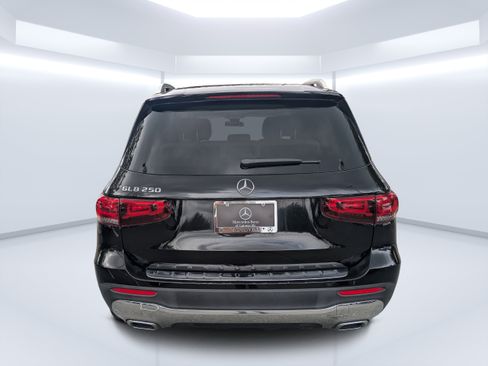 Used 2020 Mercedes-Benz GLB 250 image 4