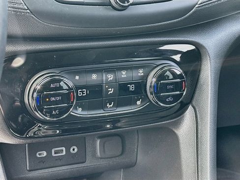 Used 2022 Buick Encore GX Select w/ Experience Buick Package FWD image 15