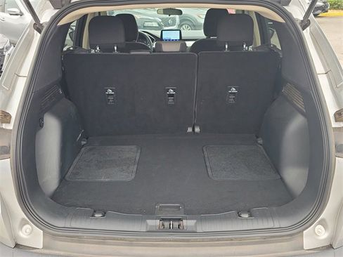 Used 2020 Ford Escape SE image 9