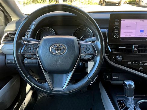 Used 2023 Toyota Camry SE image 5