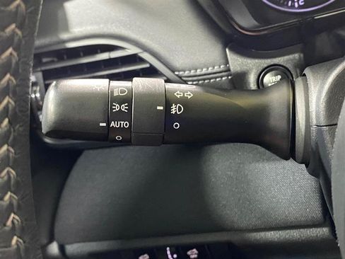 Used 2024 Subaru Outback Premium AWD/4WD image 27