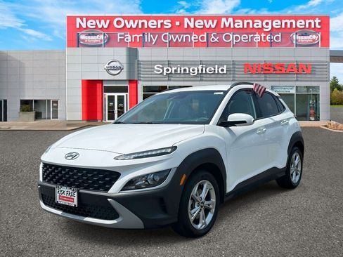 Used 2023 Hyundai Kona SEL w/ Winter Weather Package AWD/4WD image 2