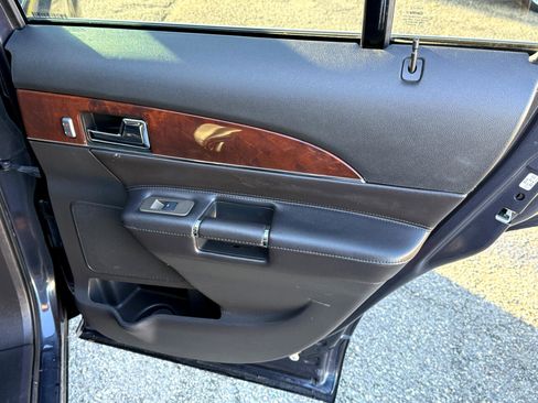 Used 2014 Lincoln MKX AWD w/ Equipment Group 102A image 46